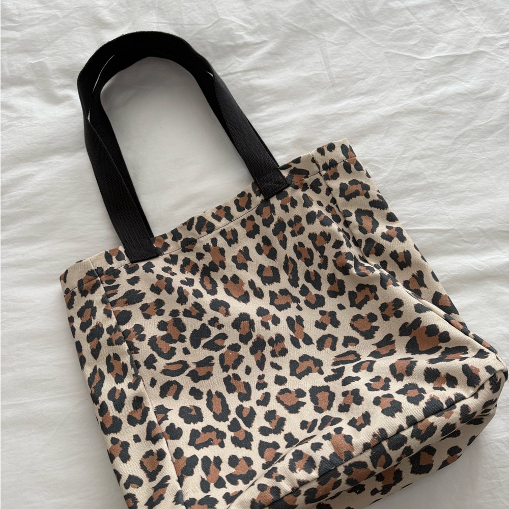 Chic Leopard Print Tote with Black Straps
